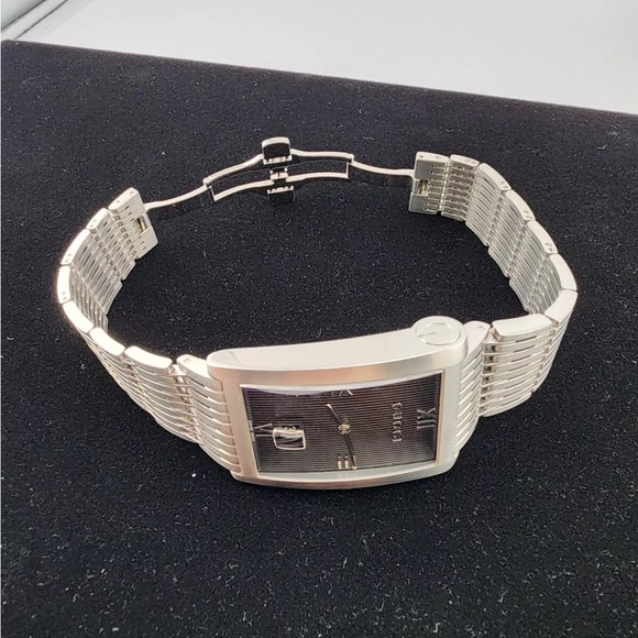 Men's Watch Gucci Timepieces 8600M Stainless Steel Black Dial Swiss Made #66 run - Picture 5 of 5